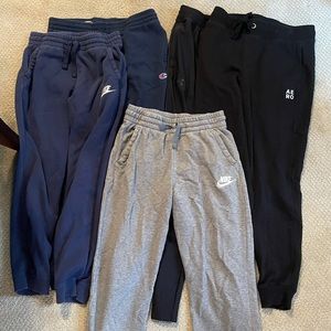 5 PAIR BUNDLE OF SWEATPANTS.